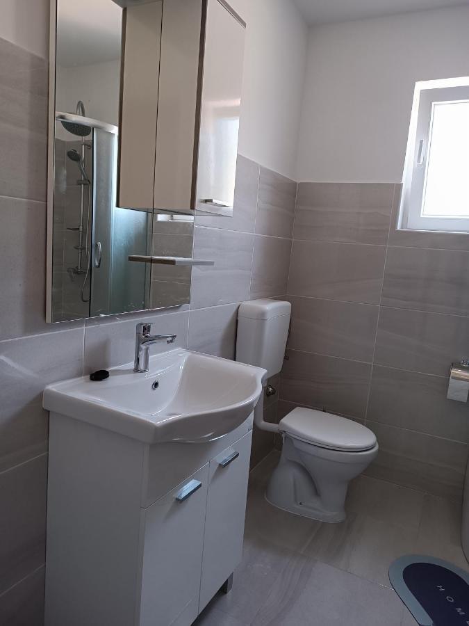Apartment Hinic Vrhovine Εξωτερικό φωτογραφία