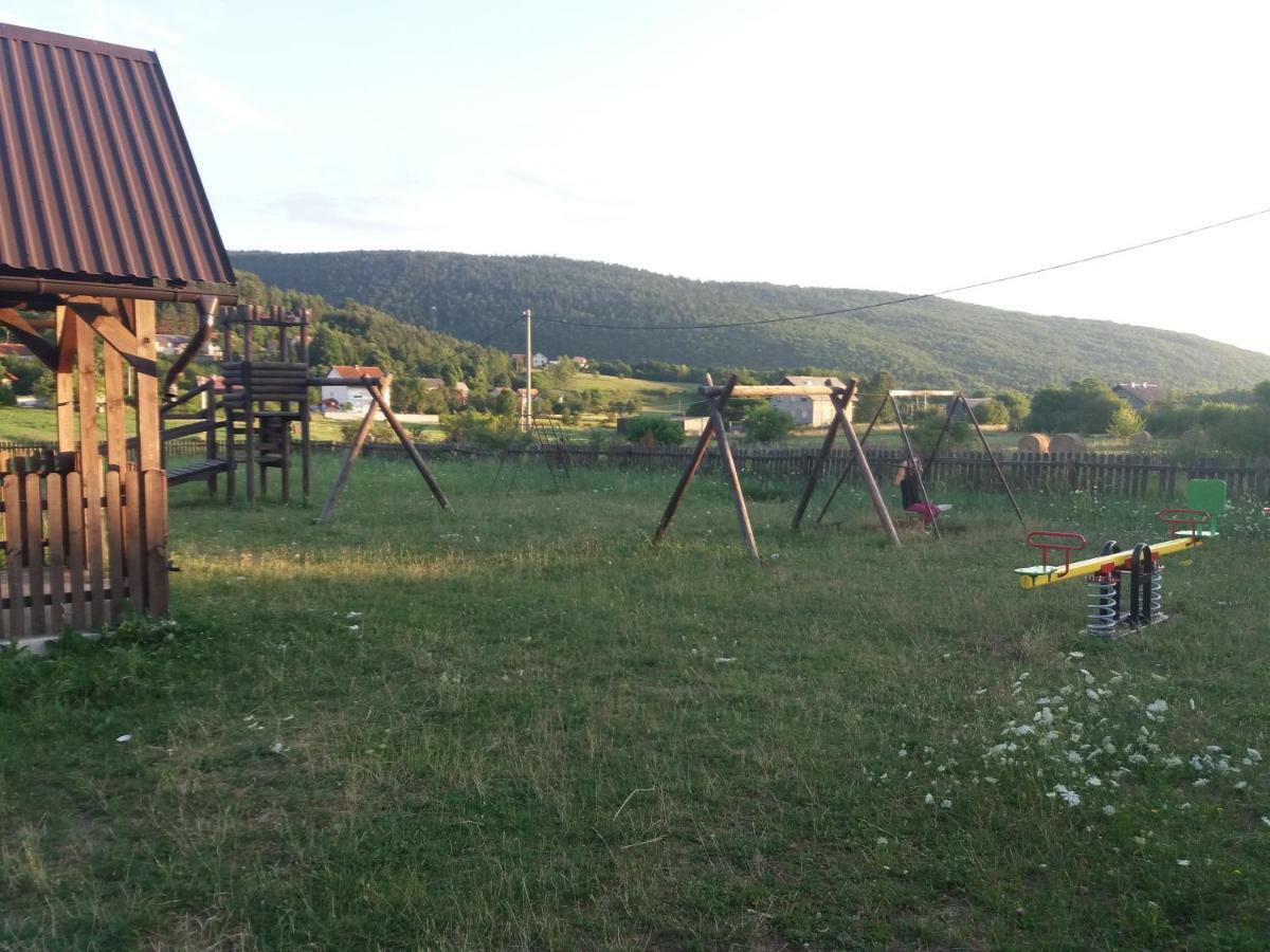 Apartment Hinic Vrhovine Εξωτερικό φωτογραφία